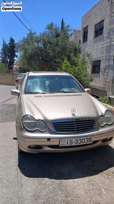 مرسيدس بنز الفئة-C C 200 4