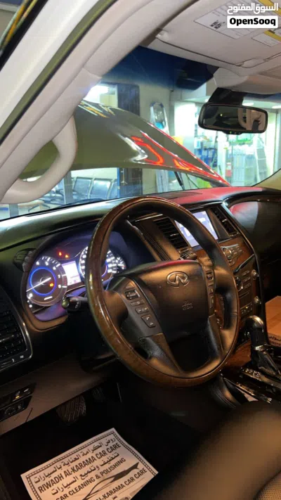 Infiniti QX56 2