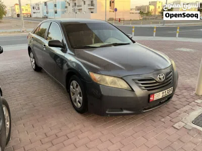 Toyota Camry LE 2