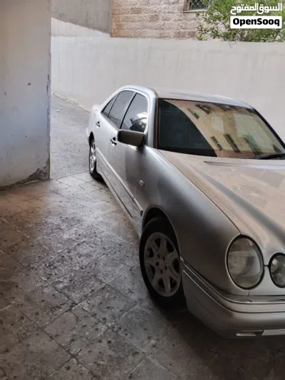 Mercedes Benz E-Class E 200 2