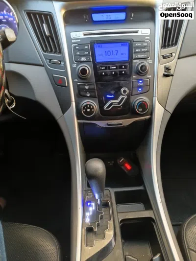 Hyundai Sonata GL 2