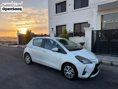 Toyota Yaris SE 2