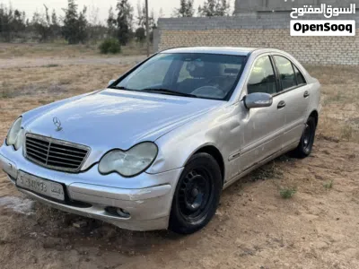 مرسيدس بنز الفئة-C C 200 4