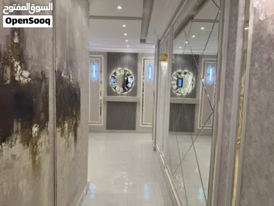 بسعر 94 الف!! شقة طابق اول مساحة 183 م2 مع توفر صالة جيم(gym) خاصة بالجبيهة شارع الاردن 3