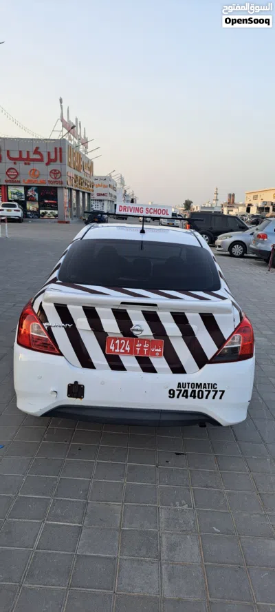 معلم سياقه رجل بحدود مسقط نيسان صني 2018 مكيفه بالكامل تدريب رجال ونساء جميع جنسيات صغار وكبار 2
