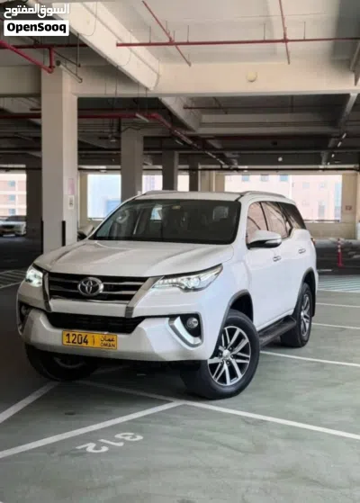 Toyota Fortuner SR5 3