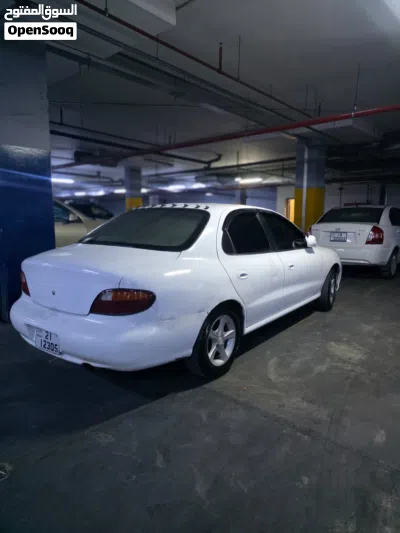 Hyundai Avante Standard 3