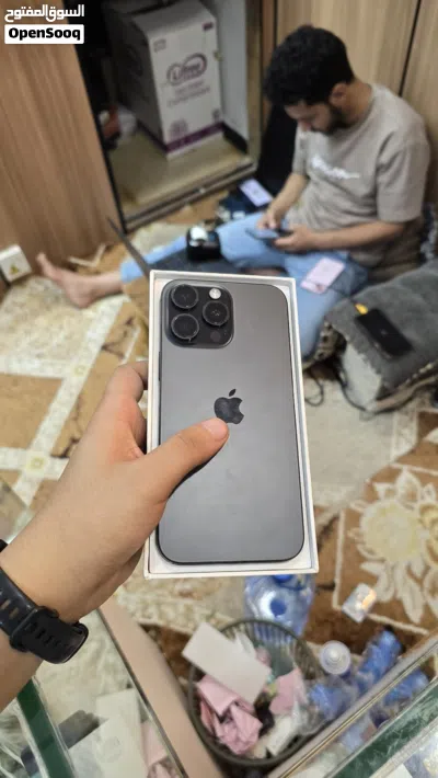 ايفون 16 برو ماكس شريحتين بنفس الوقت للتبديل بايفون 17 برو ماكس Esim رسمي مستخدم والتوفيه بالمعقول 3