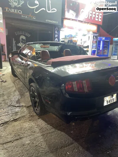 Ford Mustang Standard V6 4