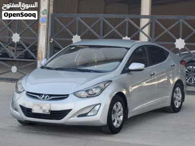 Hyundai Elantra Standard 2