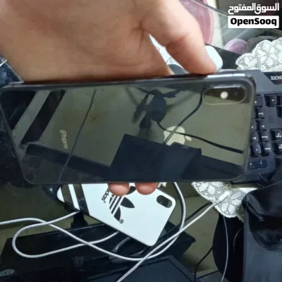 موجود xsmax الجهاز وكاله كلشي اصلي فقط مغير بطاريه فكك من جهاز تاني 2