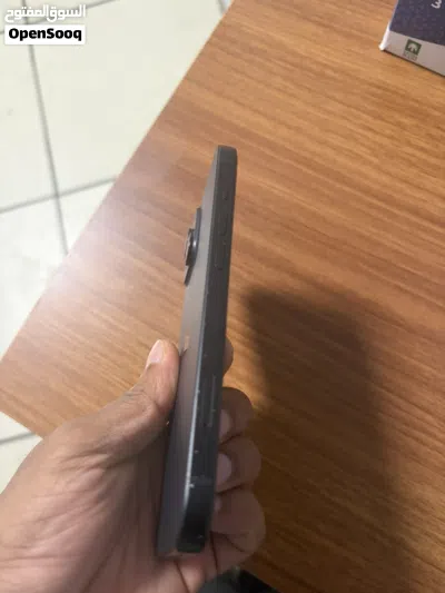 iPhone 15 256gb Black 3