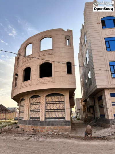 عمارة تجارية في صنعاء 3 دور شارعين عظم 4