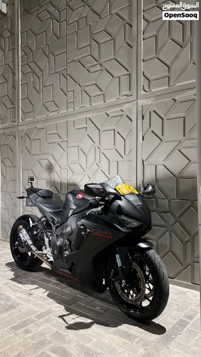 هوندا CBR1000RR 4
