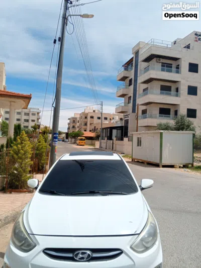 Hyundai Accent SEL 4