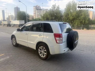 Suzuki Grand Vitara DLX 2