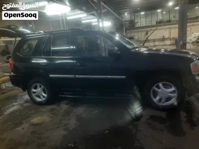 GMC Envoy Denali 2