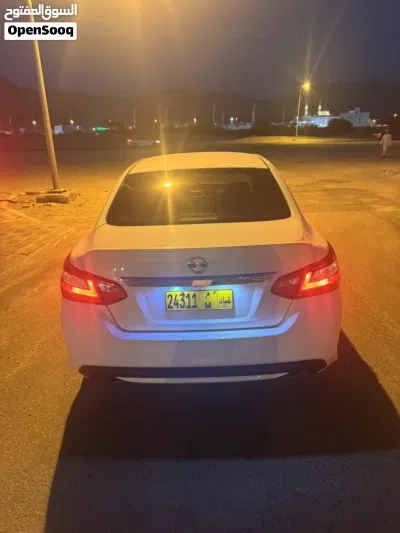 Nissan Altima S 4