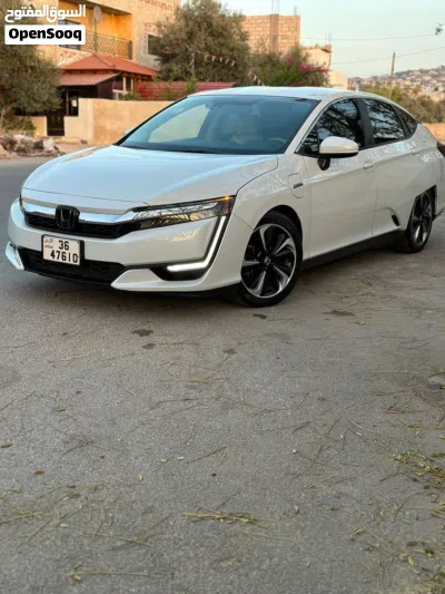 هوندا كلاريتي Touring 4