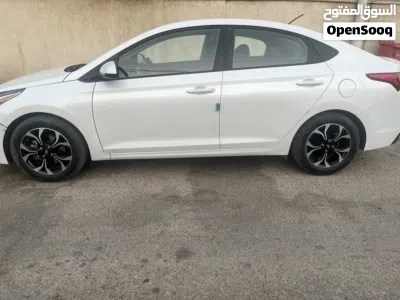 Hyundai Accent Standard 4