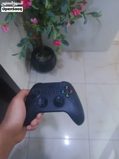 للبيع Xbox Series S بحالة ممتازة 4