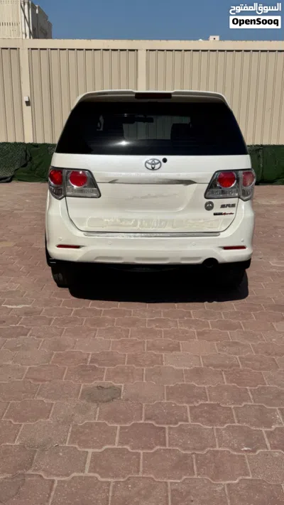 Toyota Fortuner Standard 2