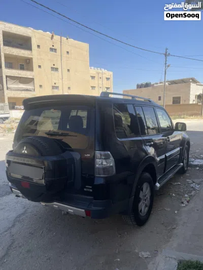 ميتسوبيشي باجيرو GLS 2