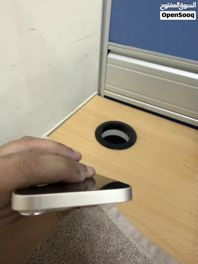 Apple iPhone 14 with 128GB Storage in Pearl White crack glass 2