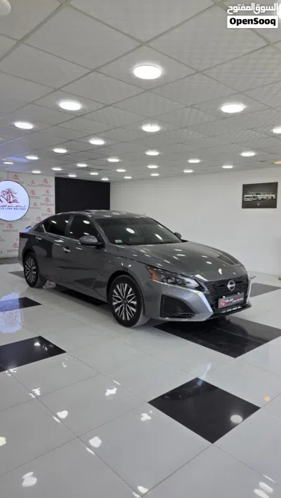 Nissan Altima SV 2