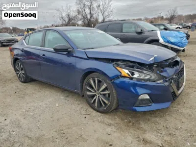 Nissan Altima SR 2