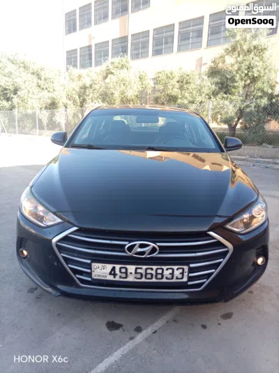 Hyundai Elantra Standard 2