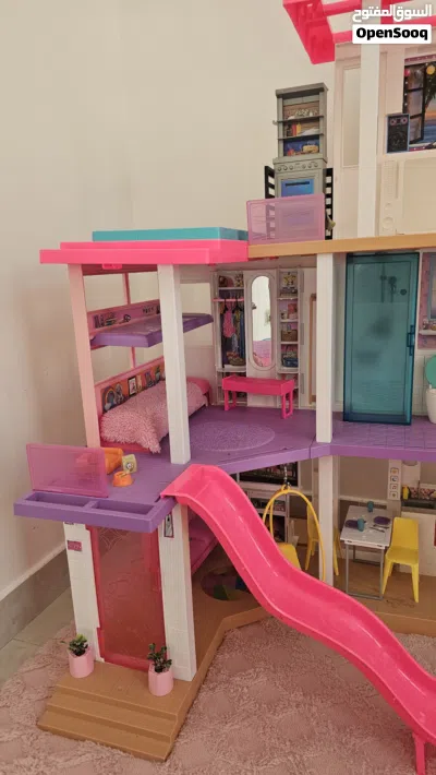 Barbie Dream House used like new 4