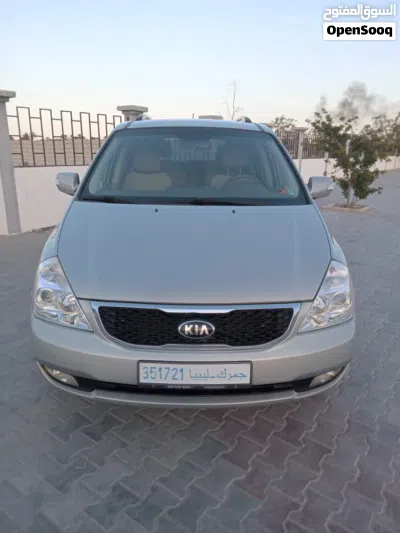 Kia Sedona LX 2