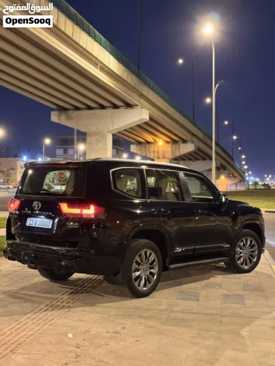 Toyota Land Cruiser GXR 3