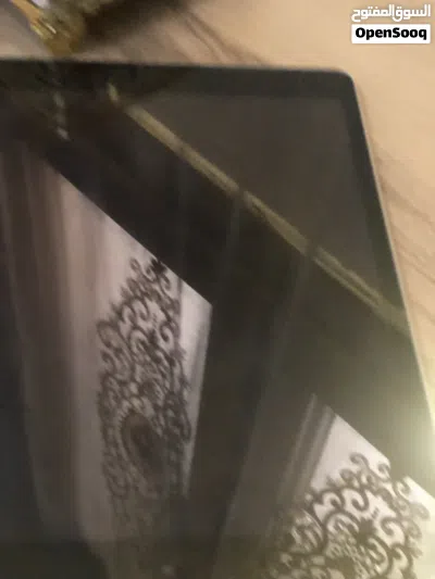iPad تسعة نظيف ما يشكي من شيء للبيع او تبديل بآيفون ونزيد الفرق 3