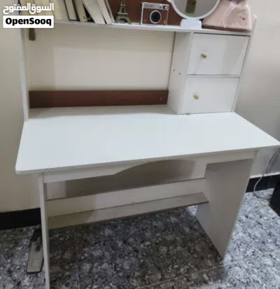 مكتب نظيف للبيع 2