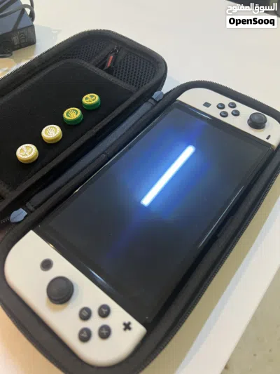 Nintendo Switch OLED White Edition – Complete Set – Excellent Condition 2