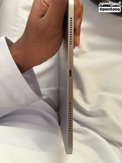 ايباد ابل اير m4 شبه جديد شرق اوسط بسعر اقل من السوق 3