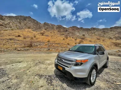 Ford Explorer XLT 2