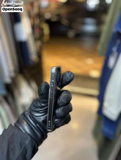 ايفون 15 برو لنج ولا شخص افحص وين مابدك 2