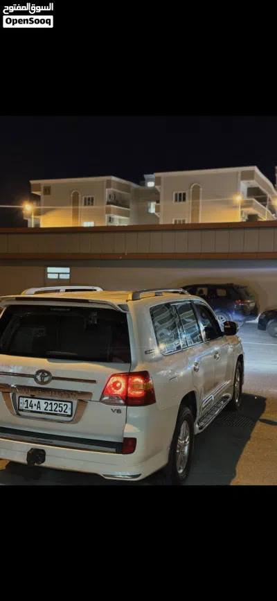 Toyota Land Cruiser GXR 2