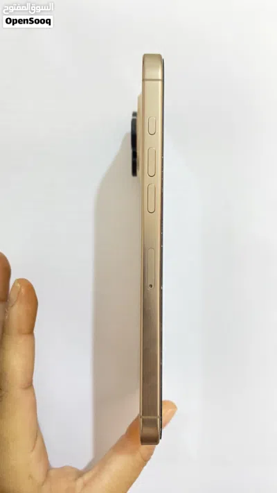 للبيع iPhone 16 Pro Max 4