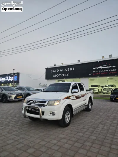 Toyota Hilux DLX 3