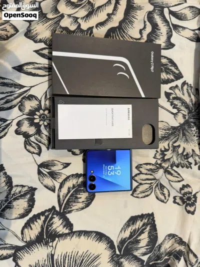 512 gb Samsung Galaxy flip 7 2