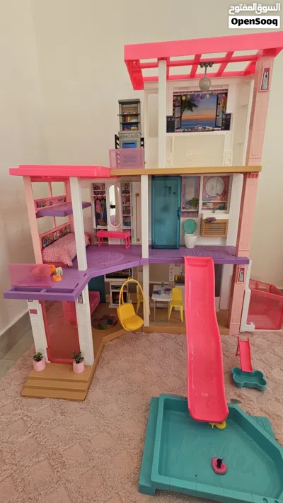 Barbie Dream House used like new 3