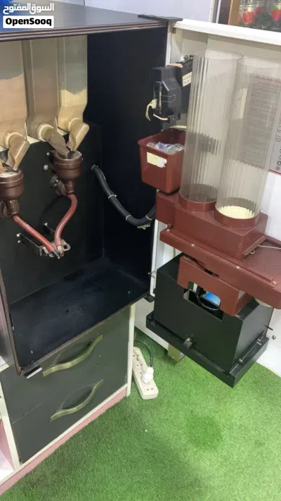 ماكينه نسكافيه وقهوه بحال الوكاله لسه جديده مطلوب فيها 400 سعر نهائي سبب البيع تسكير الموقع 2