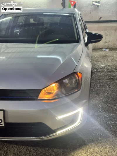 Volkswagen Golf E-Golf 3