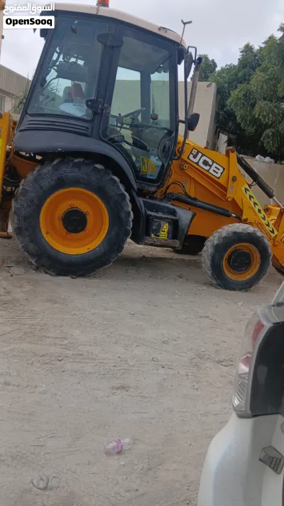 جي سي بي بحاله ممتازه شغال في الموقع 4