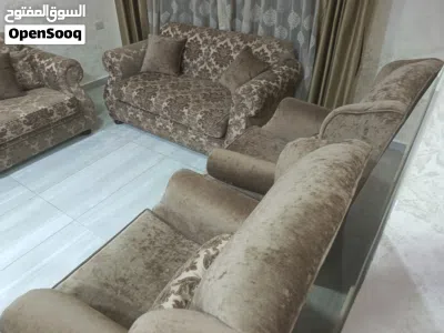 طقم كنب سبع مقاعد بحاله جيده جدا خشب زان 4