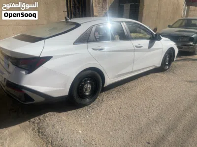 Hyundai Elantra SEL 2